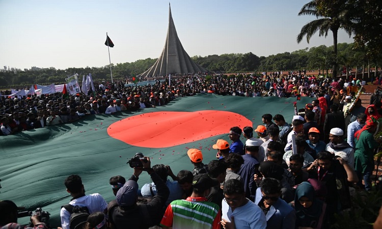 সারা দেশে যথাযোগ্য মর্যাদায় মহান বিজয় দিবস পালিত