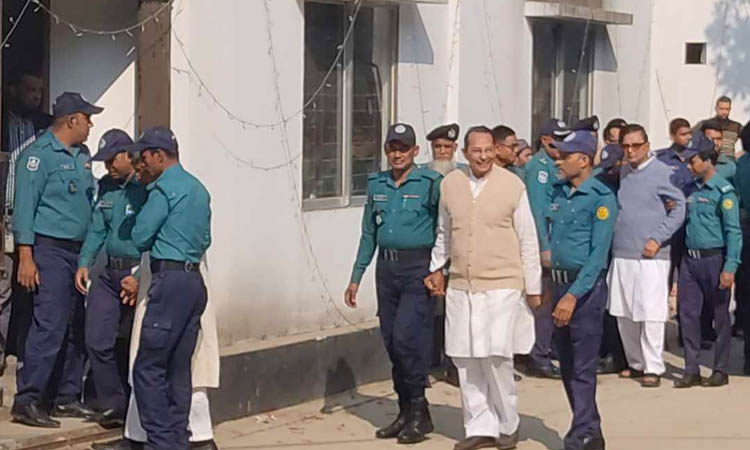 ট্রাইব্যুনালে হাজির সাবেক মন্ত্রী-প্রতিমন্ত্রীসহ ১৬ জন
