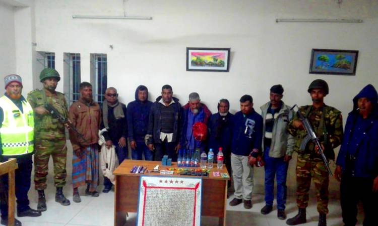 কোটচাঁদপুরে যৌথবাহিনীর অভিযানে ৮ জন আটক