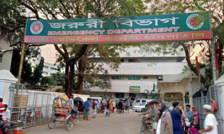 রামপুরায় বিদ্যুতের খুঁটি পড়ে শ্রমিকের মৃত্যু