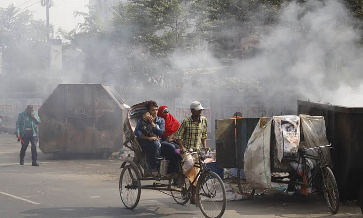 ছুটির দিনেও ঢাকার বায়ুমানের অবনতি