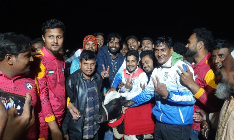 হাকিমপুরে ফুটবল টুর্নামেন্টের ফাইনাল খেলা অনুষ্ঠিত