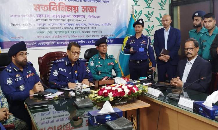 লুট হওয়া ২ হাজার অস্ত্র এখনো উদ্ধার হয় নি: আইজিপি