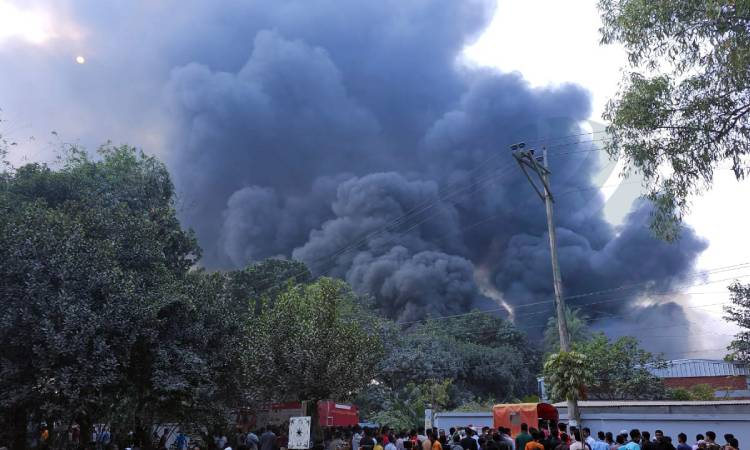 গাজীপুরে কারখানায় আগুনে একজন নিহত