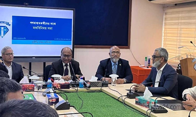 নিজের সম্পদের বিবরণী দিলেন দুদক চেয়ারম্যান
