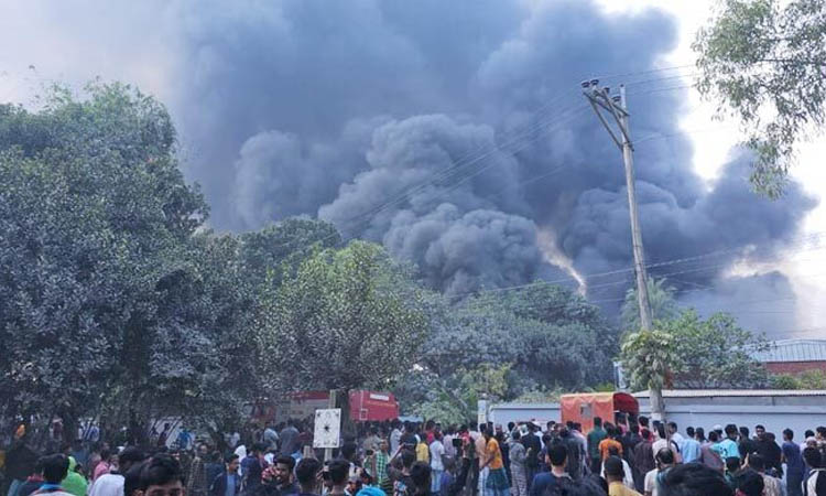 গাজীপুরে বোতাম কারখানার আগুনে নিহত বেড়ে ৩