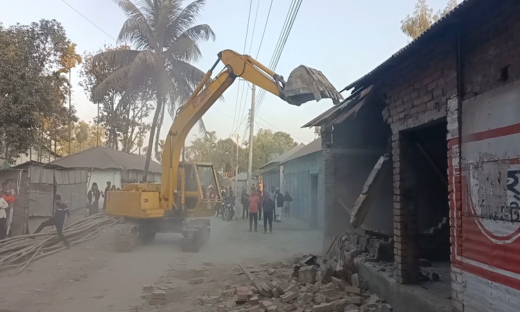 পঞ্চগড়ে অবৈধ স্থাপনা উচ্ছেদে অভিযান শুরু