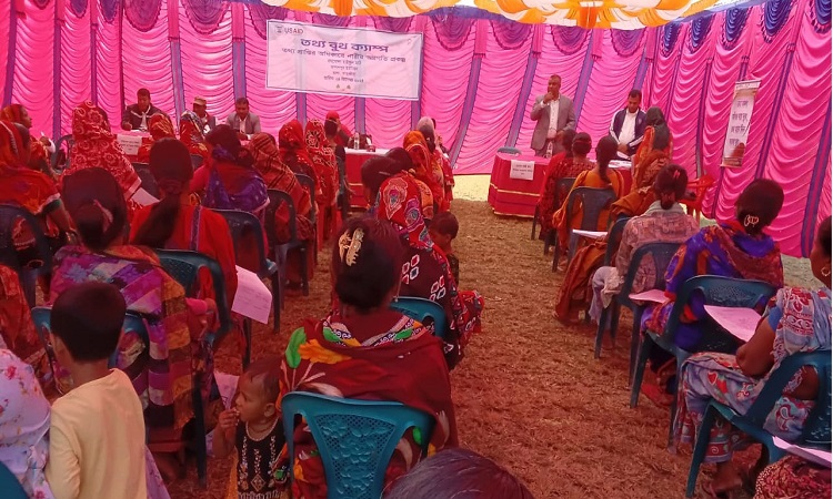 তালায় তথ্য অধিকার আইন বিষয়ে জনসচেতনতা সৃষ্টিতে বুথ ক্যাম্প