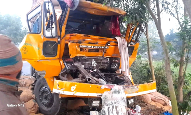 ঘোড়াঘাটে দুই ট্রাকের সংঘর্ষের ঘটনায় নিহত বেড়ে ২