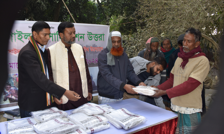 কালিহাতীতে শীতার্তদের মাঝে শীতবস্ত্র বিতরণ