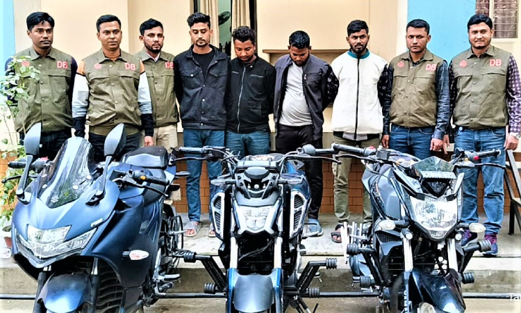 টাঙ্গাইলে চোরাই মোটরসাইকেলসহ গ্রেফতার ৪
