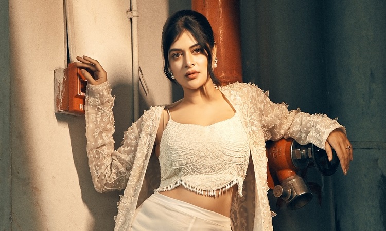 এমন ফটোশুট করতে চাই যা মিনিংফুল : মধুমিতা