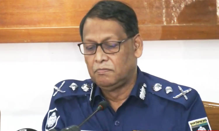 অপরাধ দমনে পুলিশের কাছে ম্যাজিক নাই: আইজিপি