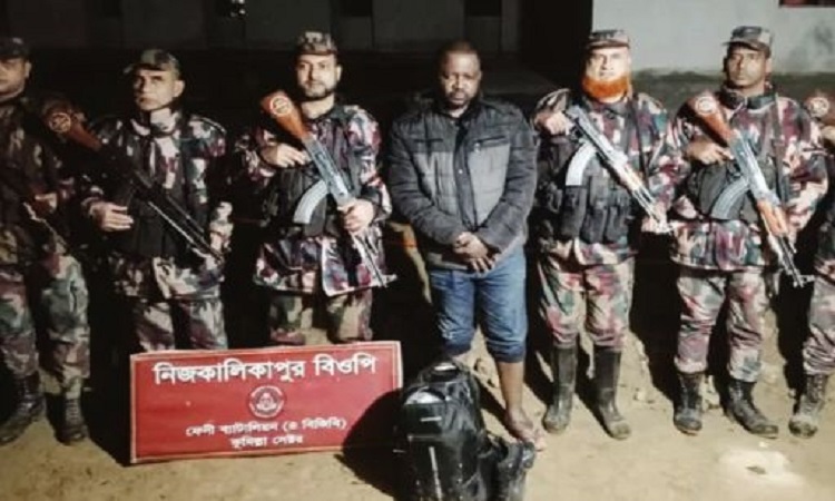 ফেনীতে নাইজেরিয়ান যুবক গ্রেফতার