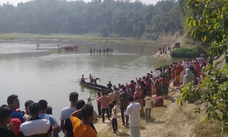 মাতামুহুরী নদীতে গোসলে নেমে নারী শিক্ষার্থী নিখোঁজ