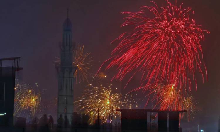 আতশবাজি ফোটাতে গিয়ে শিশুসহ দগ্ধ ৫