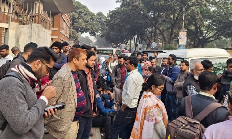 অন্তর্ভুক্তির দাবিতে সচিবালয়ে ৪৩তম বিসিএসে বাদ পড়ারা