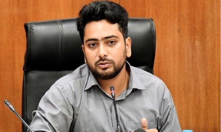 সরকারি দপ্তরে তদবির বন্ধে সচিবদের উদ্দেশে তথ্য উপদেষ্টার আধা-সরকারিপত্র