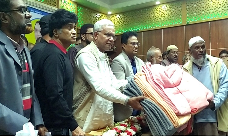 'দেশপ্রেমিক হলে বক্তৃতা নয়, কর্মে প্রমাণ করতে হবে'