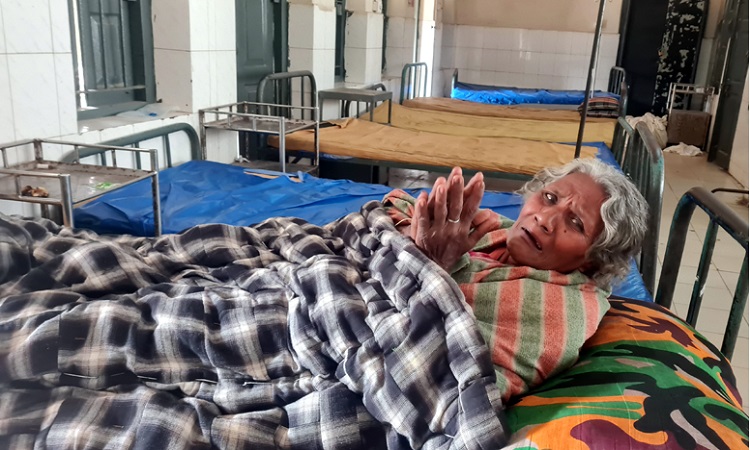 গুরুদাসপুরে বাকপ্রতিবন্ধী বৃদ্ধাকে উদ্ধার