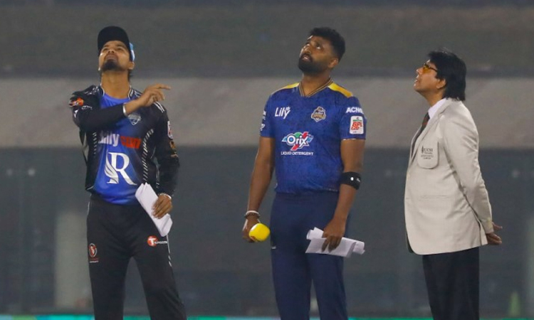 টস জিতে ঢাকাকে ব্যাটিংয়ে পাঠাল রংপুর