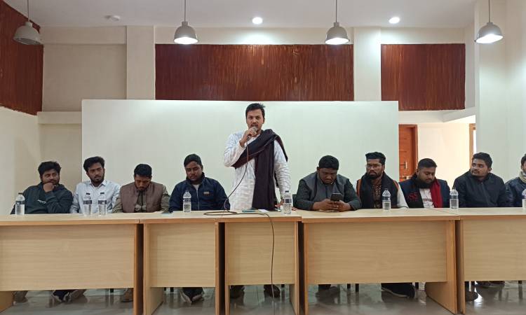 চিলমারীতে শিক্ষার্থীদের সঙ্গে ছাত্র আন্দোলনের নেতাদের মতবিনিময়