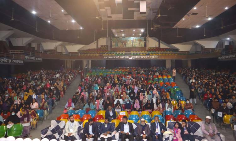 আট শতাধিক শিক্ষার্থীকে সংবর্ধনা দিল সোনালিকা
