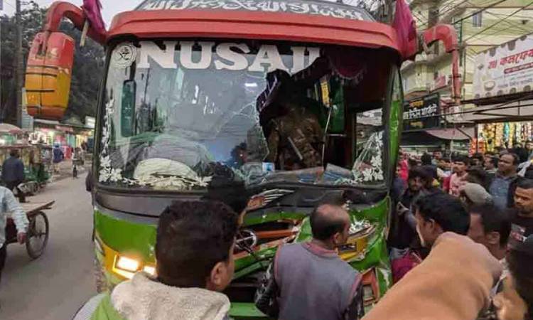 পঞ্চগড়ে বাসের ধাক্কায় নারী এনজিওকর্মী নিহত
