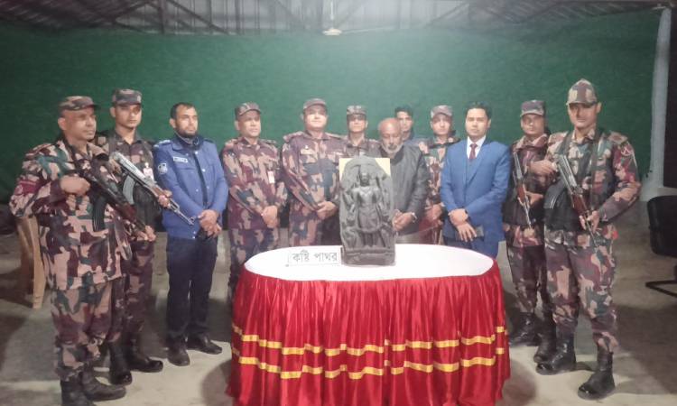পঞ্চগড়ে বিজিবির অভিযানে কষ্টিপাথর উদ্ধার, আটক এক