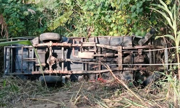 সাজেকে পর্যটকবাহী গাড়ি উল্টে ৬ শিক্ষার্থী আহত