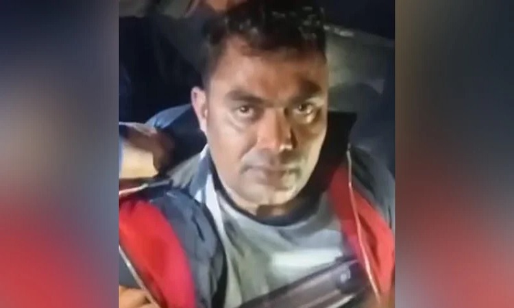 ওসি পরিচয়ে ছাত্রদল নেতার চাঁদাবাজি, এলাকাবাসীর গণপিটুনি