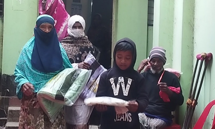 নাতনী পাইলাম ঠান্ডার কাপড়, মুই পানু কম্বল!