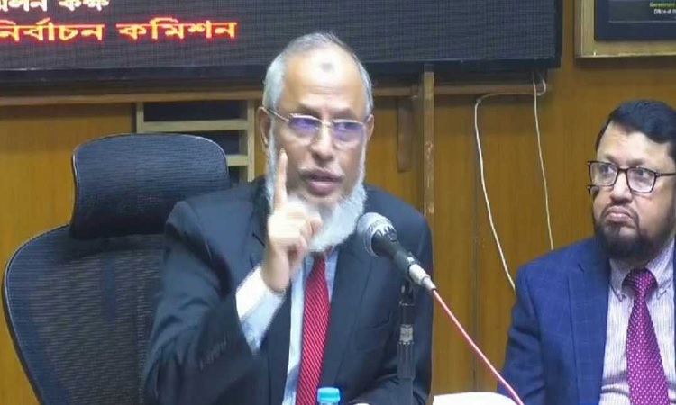 ভোটার তালিকা হালনাগাদে কর্মকর্তাদের কঠোর নির্দেশ ইসির