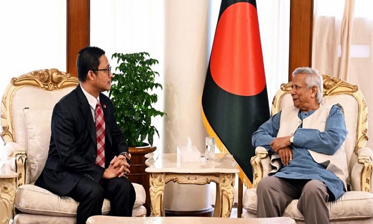 বাংলাদেশিদের মাল্টিপল-এন্ট্রি ভিসা দিতে মালয়েশিয়ার প্রতি প্রধান উপদেষ্টার আহ্বান