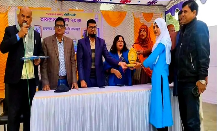 রাজশাহী মোহনপুরে তারুণ্যের উৎসবে পণ্য প্রদর্শনী ও পিঠা উৎসব