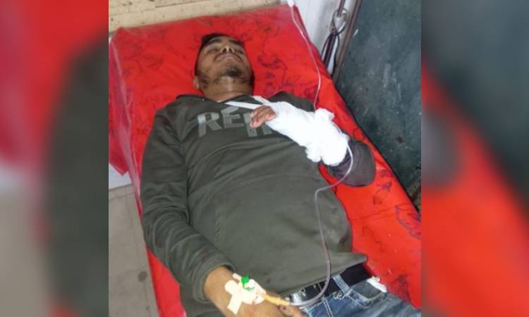 নগদের অফিসারকে কুপিয়ে জখম করে দেড় লক্ষাধিক টাকা ছিনতাই
