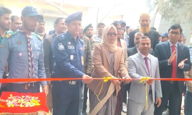রাজশাহী গোদাগাড়ী উপজেলার বিভিন্ন দপ্তর পরিদর্শনে জেলা প্রশাসক