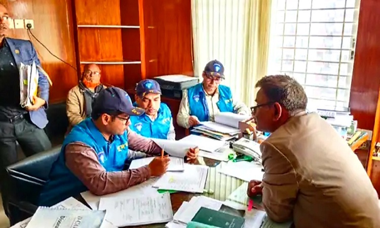 রাজশাহীতে বিএমডিএতে দুদকের অভিযান, নথিপত্র তলব