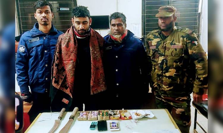 সোনাগাজীতে সন্ত্রাসী রানা মাদক ও অস্ত্রসহ গ্রেফতার