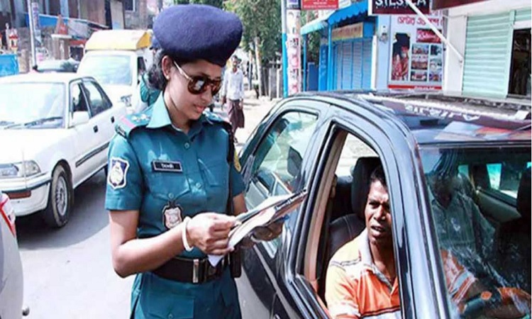সড়কে শৃঙ্খলা ফেরাতে একদিনে ২০৮৫ মামলা
