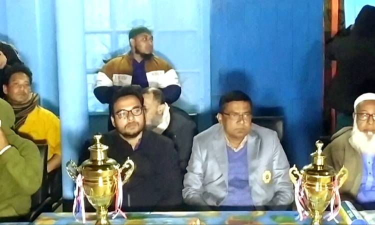 হাকিমপুরে ব্যাডমিন্টন টুর্নামেন্টের ফাইনাল খেলা অনুষ্ঠিত