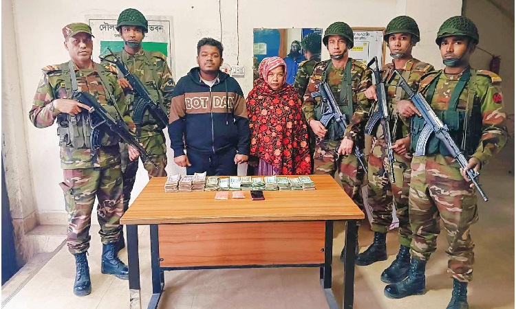 বিএনপি নেতার বাড়িতে অভিযান, ইয়াবা ও টাকাসহ মা-ছেলে আটক