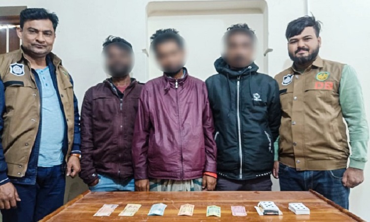 আরএমপি ডিবি’র অভিযানে ৩ জুয়াড়ি আটক