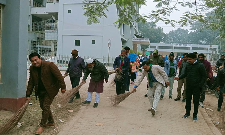 তারুণ্যের উৎসবে খানসামায় পরিচ্ছন্নতা অভিযান শুরু