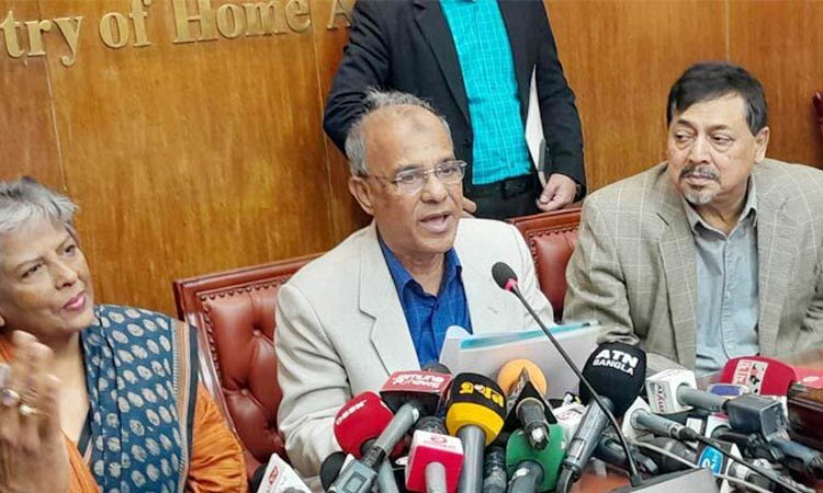 অত্যাধুনিক সরঞ্জামে সজ্জিত হচ্ছে বিজিবি: স্বরাষ্ট্র উপদেষ্টা
