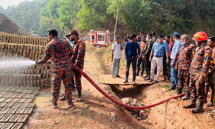 লামায় ৪ ইটভাটা মালিককে জরিমানা