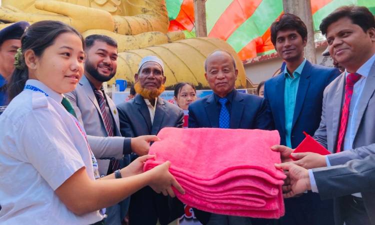 লামায় শিক্ষার্থীদের মাঝে কম্বল বিতরণ অনুষ্ঠিত