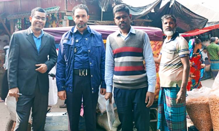 কাউখালীতে ১৭৪ কেজি পলিথিন জব্দ