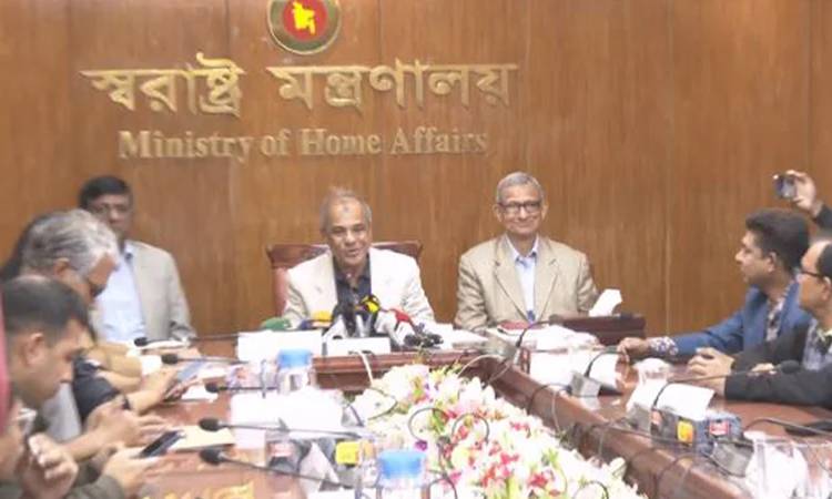 সবাইকে ধৈর্যের সঙ্গে পরিস্থিতি মোকাবিলা করতে হবে: স্বরাষ্ট্র উপদেষ্টা