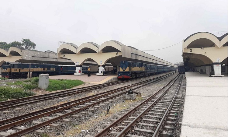 কর্মবিরতি শুরু, সারাদেশে ট্রেন চলাচল বন্ধ